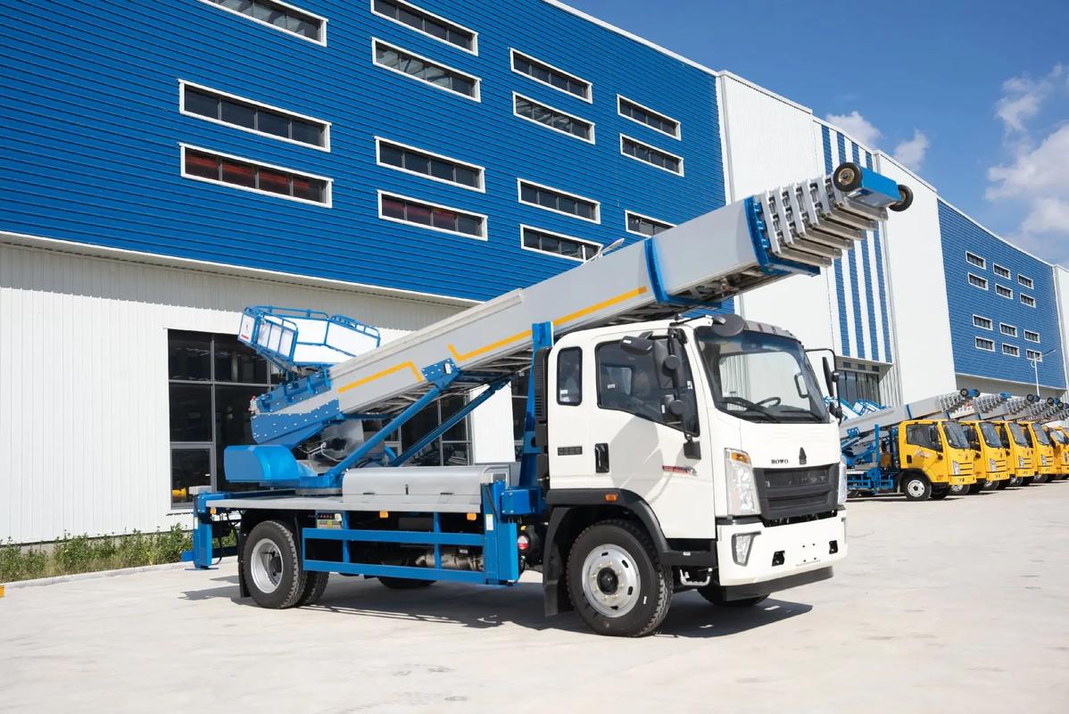 通江出租云梯车高空作业车 建筑垃圾搬运