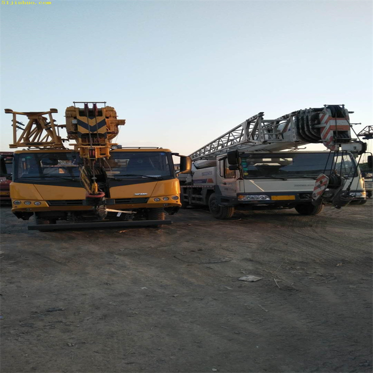 通江吊车吊挖机正确办法